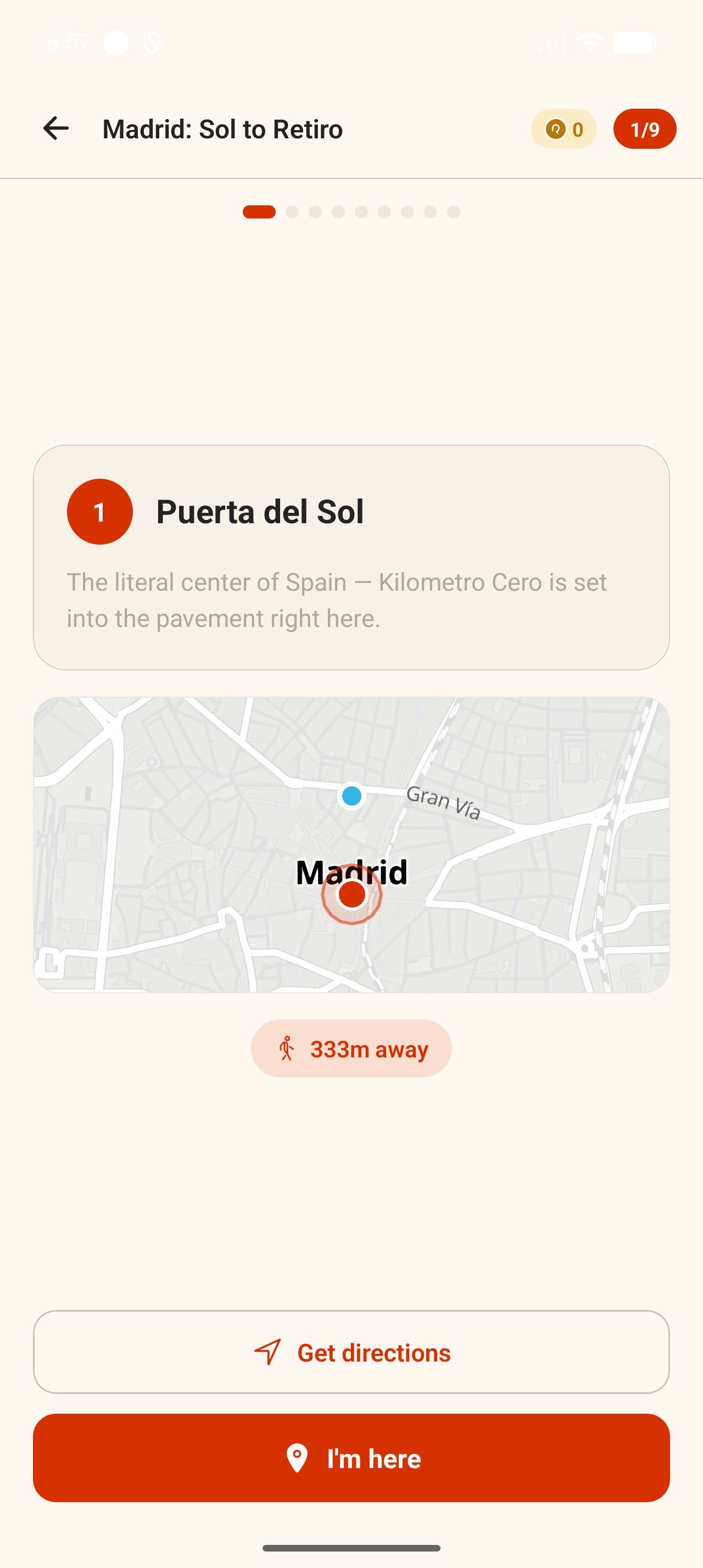 DescubR active tour screen showing walking distance to the next stop